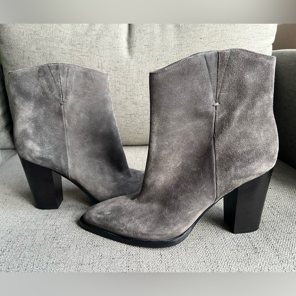 Vince. Women's Gray Erving Suede Ankle Boots